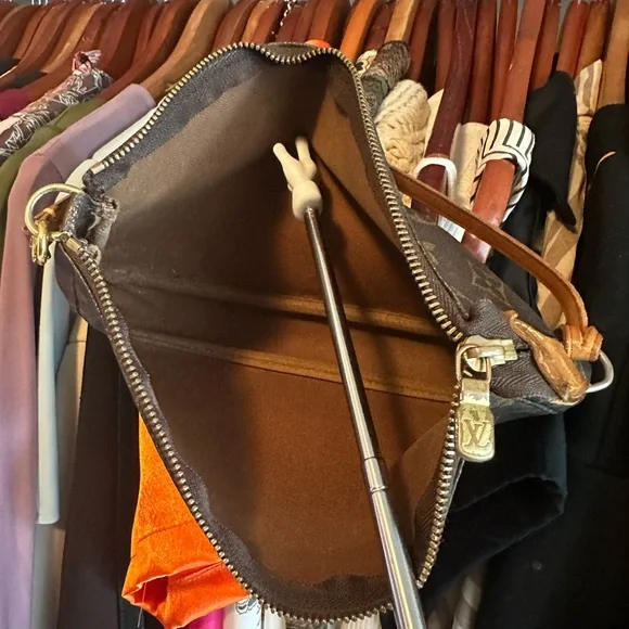 Louis Vuitton Monogram Pochette Accessories - Picture 7 of 11